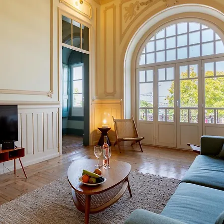 Pombaline Building W/pool By Lovelystay Apartment