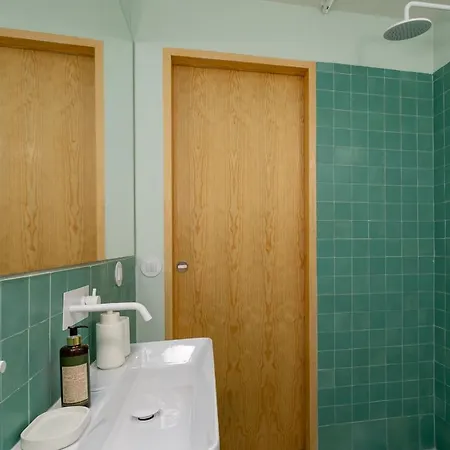Pombaline Building W/pool By Lovelystay Apartman