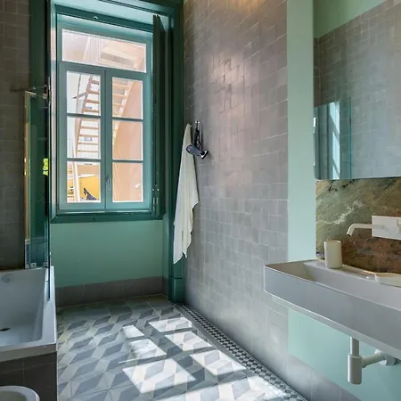 Pombaline Building W/pool By Lovelystay Apartman *