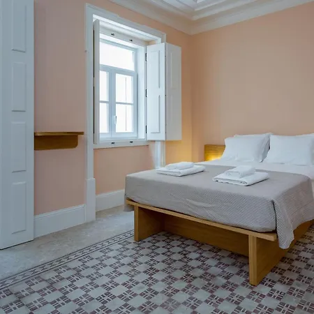 Pombaline Building W/pool By Lovelystay Apartman