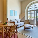 Pombaline Building W/pool By Lovelystay *