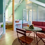 Pombaline Building W/pool By Lovelystay Apartamento