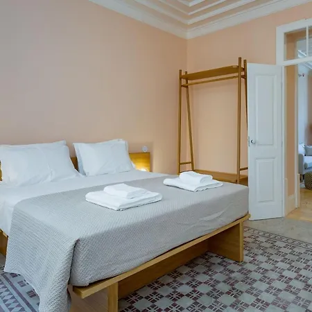 Апартаменты Pombaline Building W/pool By Lovelystay *