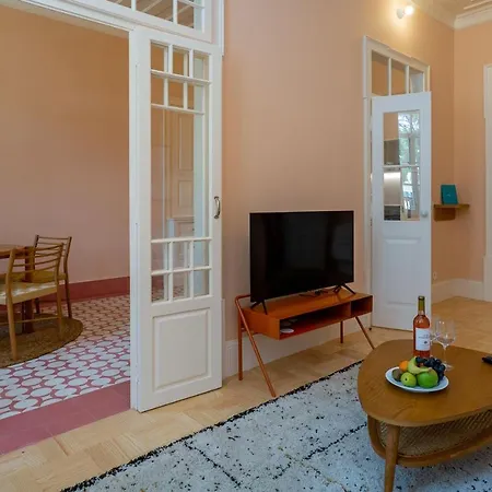 アパート Pombaline Building W/pool By Lovelystay *